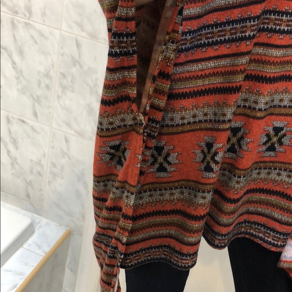 BRICK PRINT SWEATER TOP - Picture 8 of 8